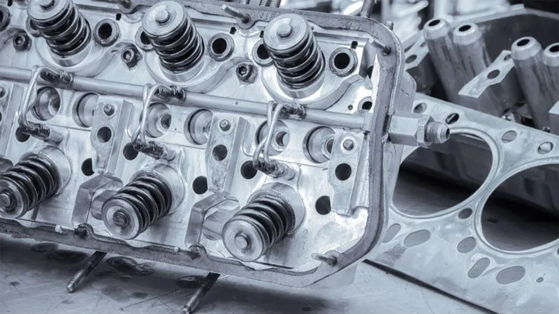 Cylinder-Head-Replacement